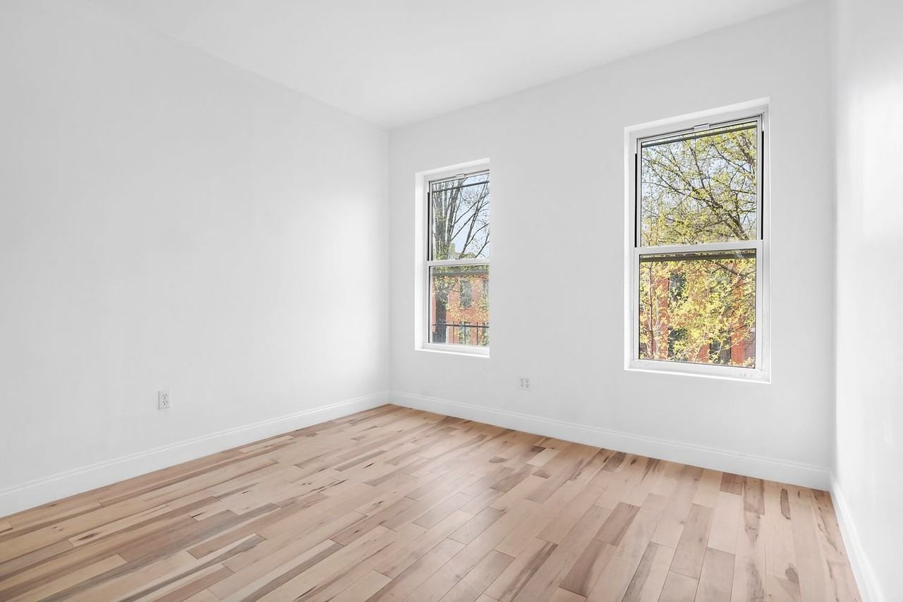 955 Pacific St #3 - Photo 6 of 10
