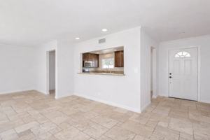 featured image of 639 Calle Tulipan