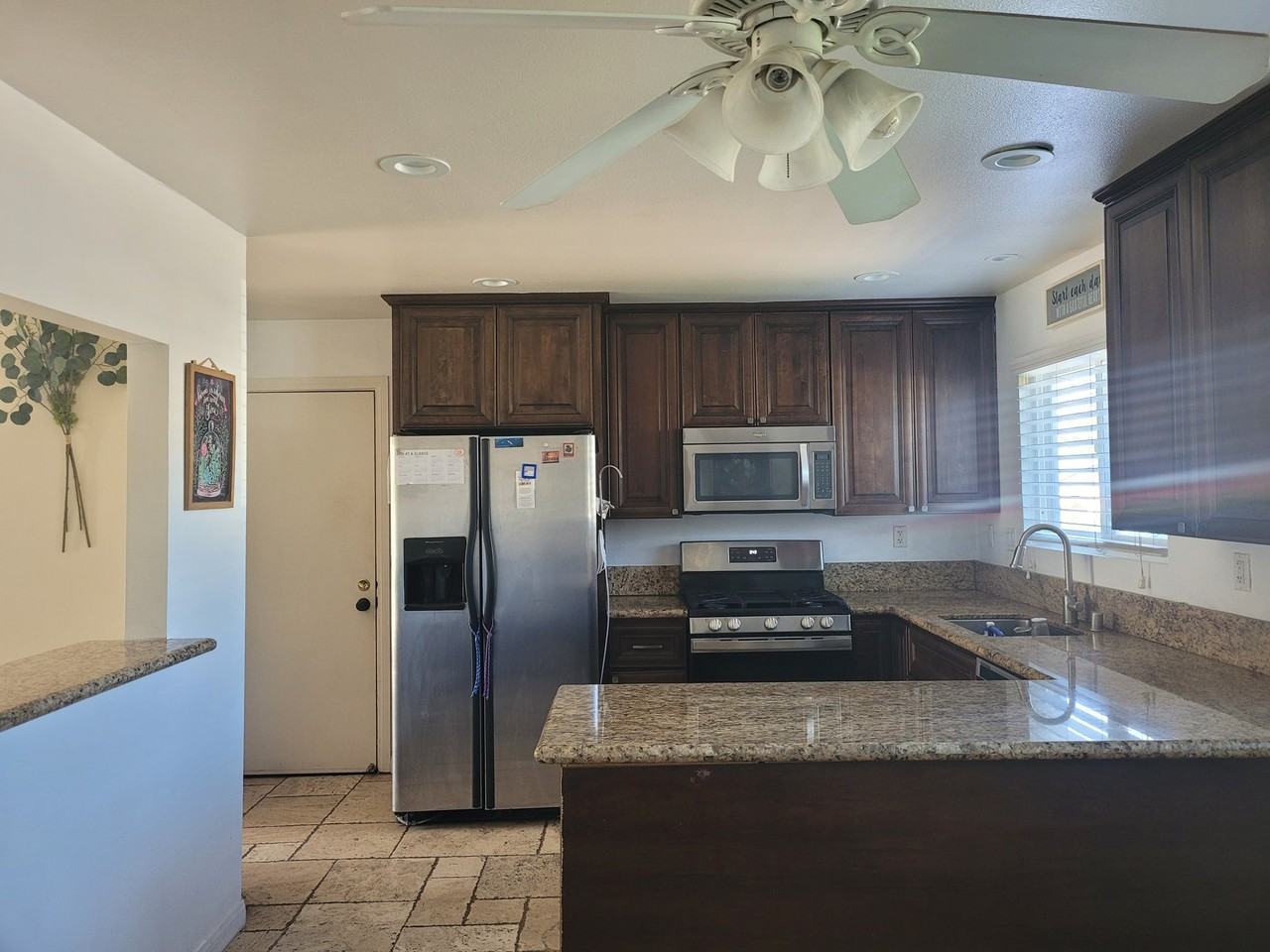 639 Calle Tulipan - Photo 3 of 10