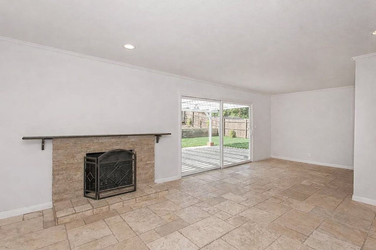 639 Calle Tulipan - Photo 6 of 10