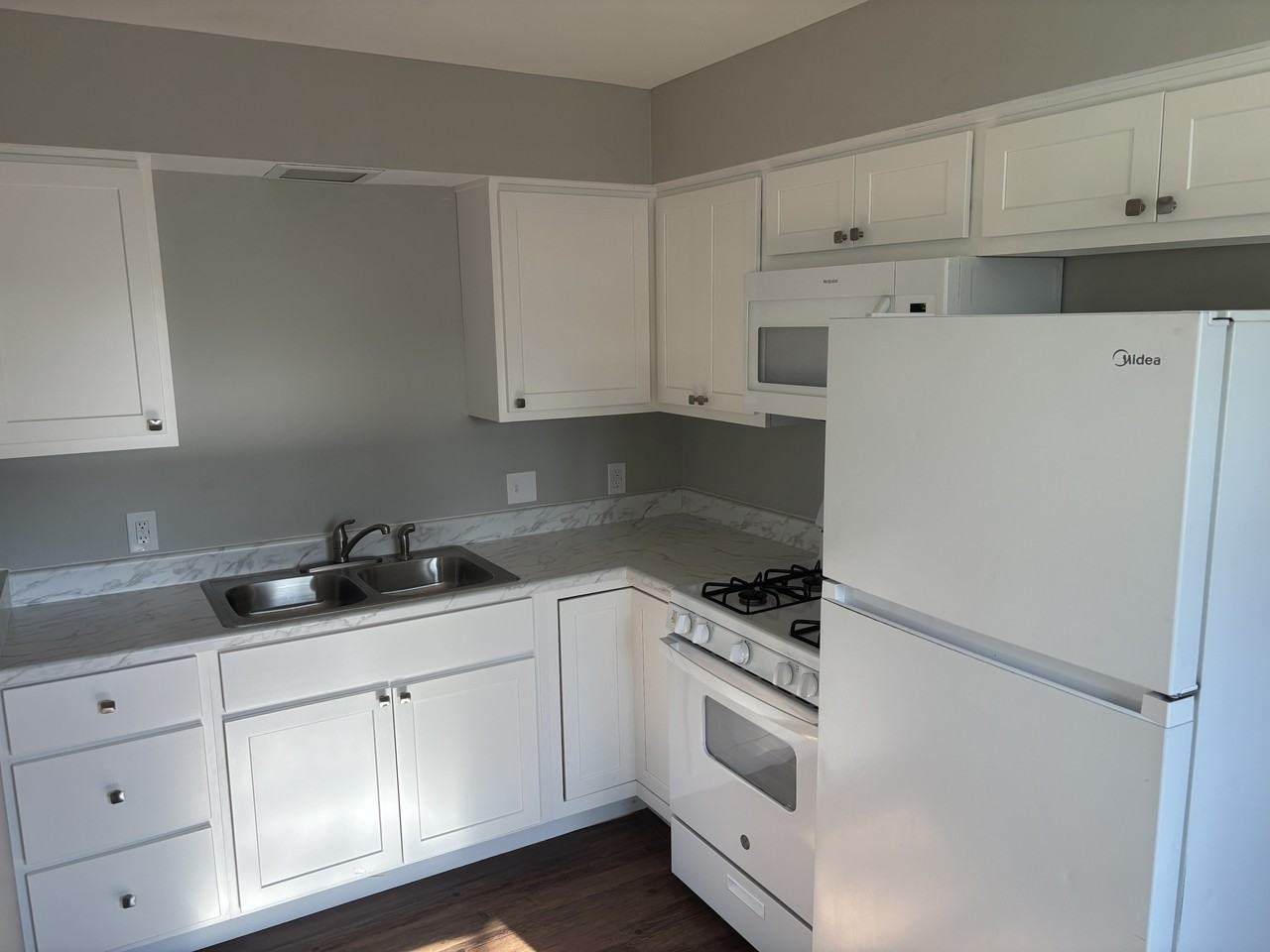 2680 Woodward Avenue Southwest - Photo 4 of 29
