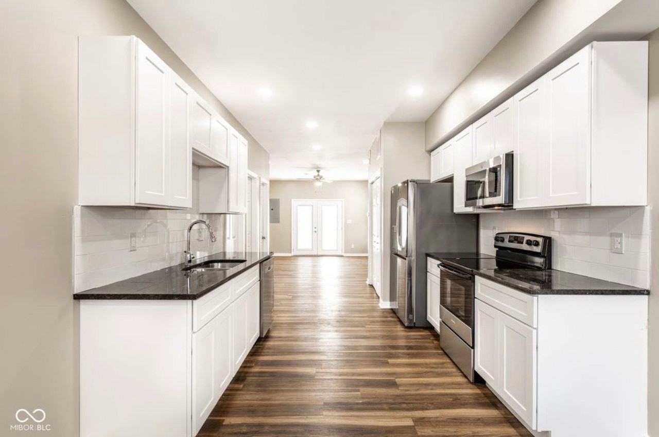 2015 Southeastern Ave #2015 - Photo 6 of 22