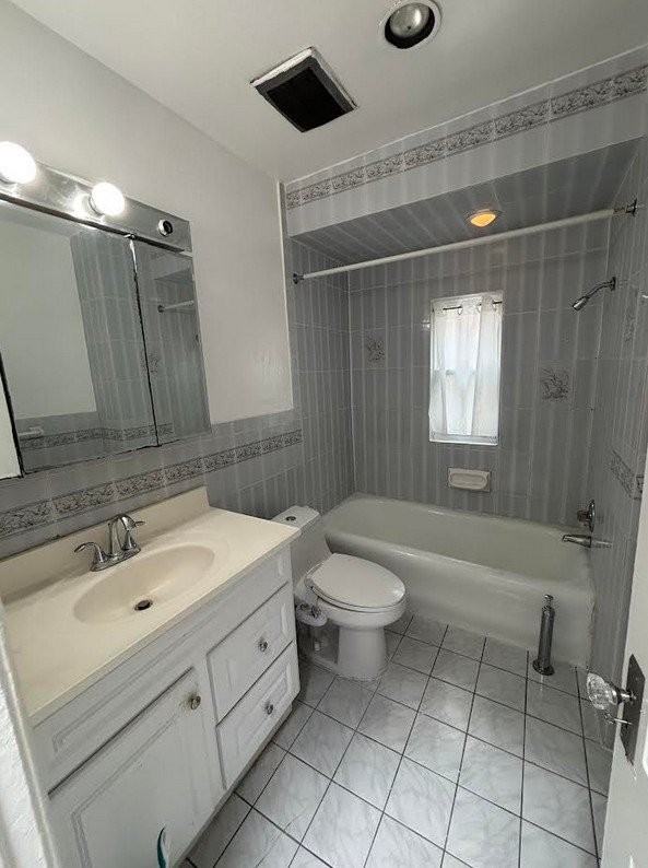 132 81st Ave #1 - Photo 3 of 11