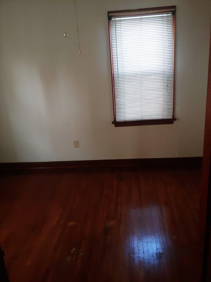 121 3rd Ave E - Photo 5 of 6