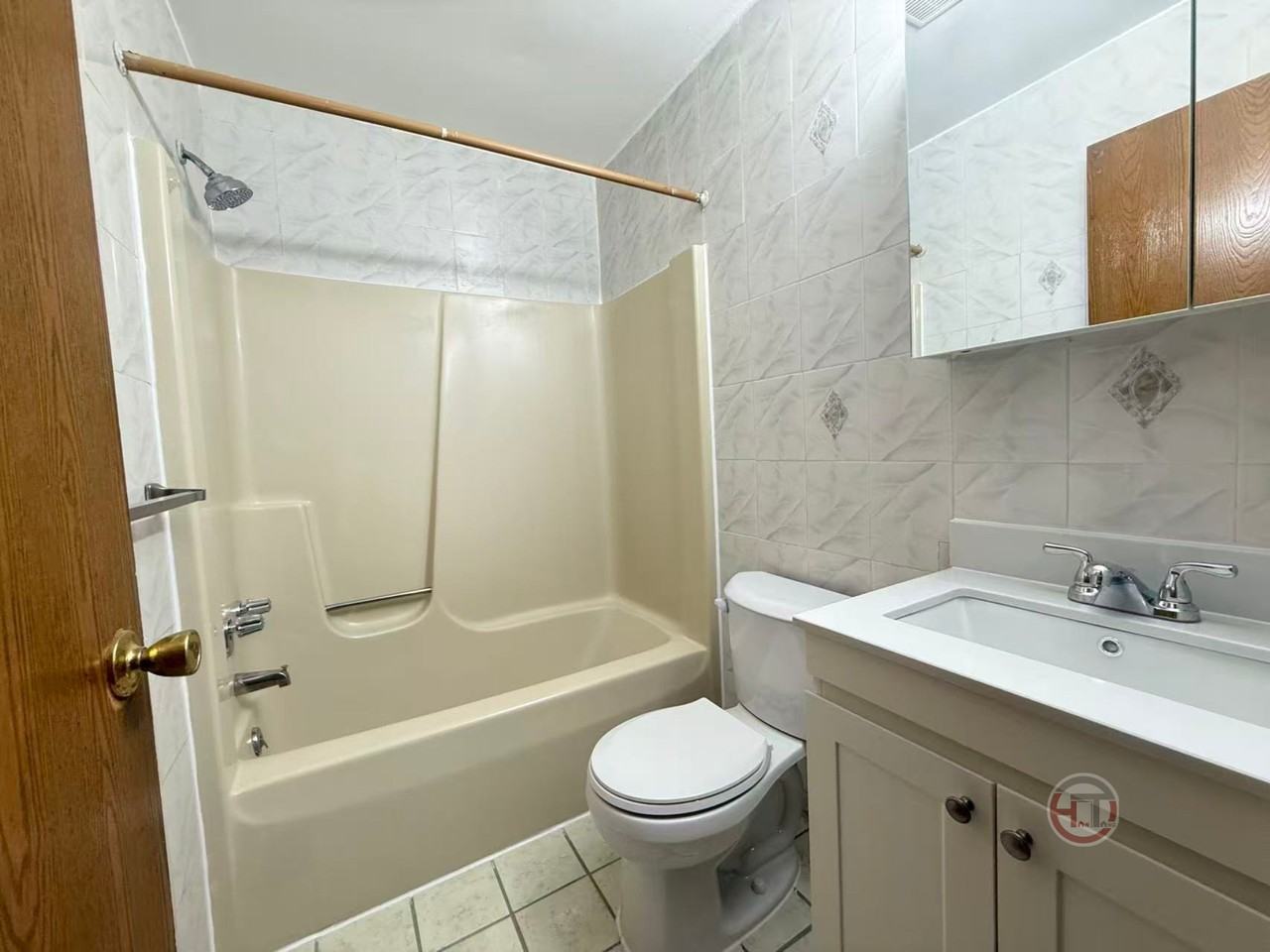 2043 Hermany Ave #1 - Photo 4 of 10