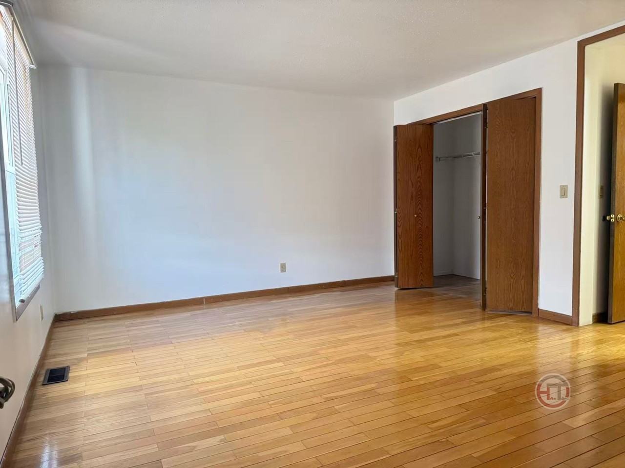 2043 Hermany Ave #1 - Photo 5 of 10