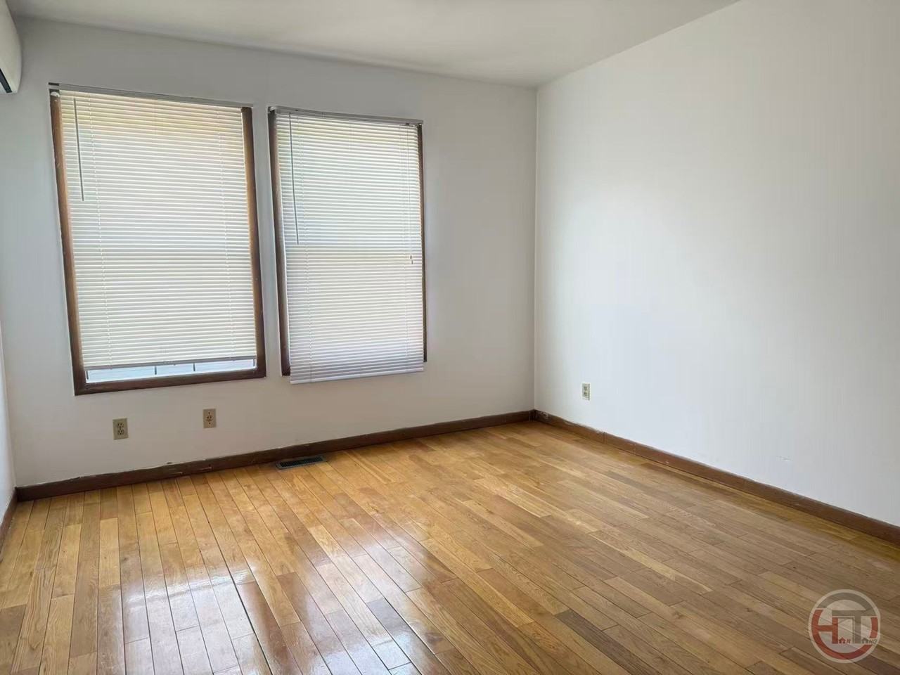 2043 Hermany Ave #1 - Photo 6 of 10