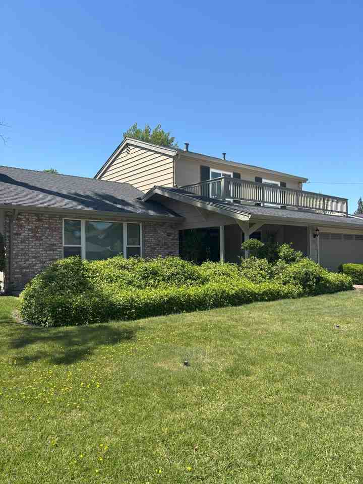 115 Medinah Pl - Photo 3 of 10