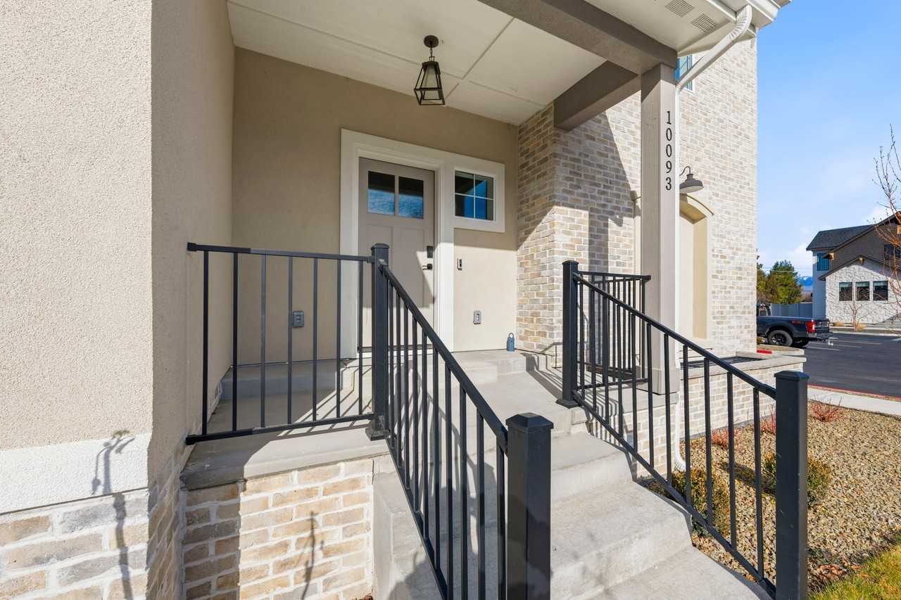 10093 W Mcmillan Rd - Photo 2 of 16