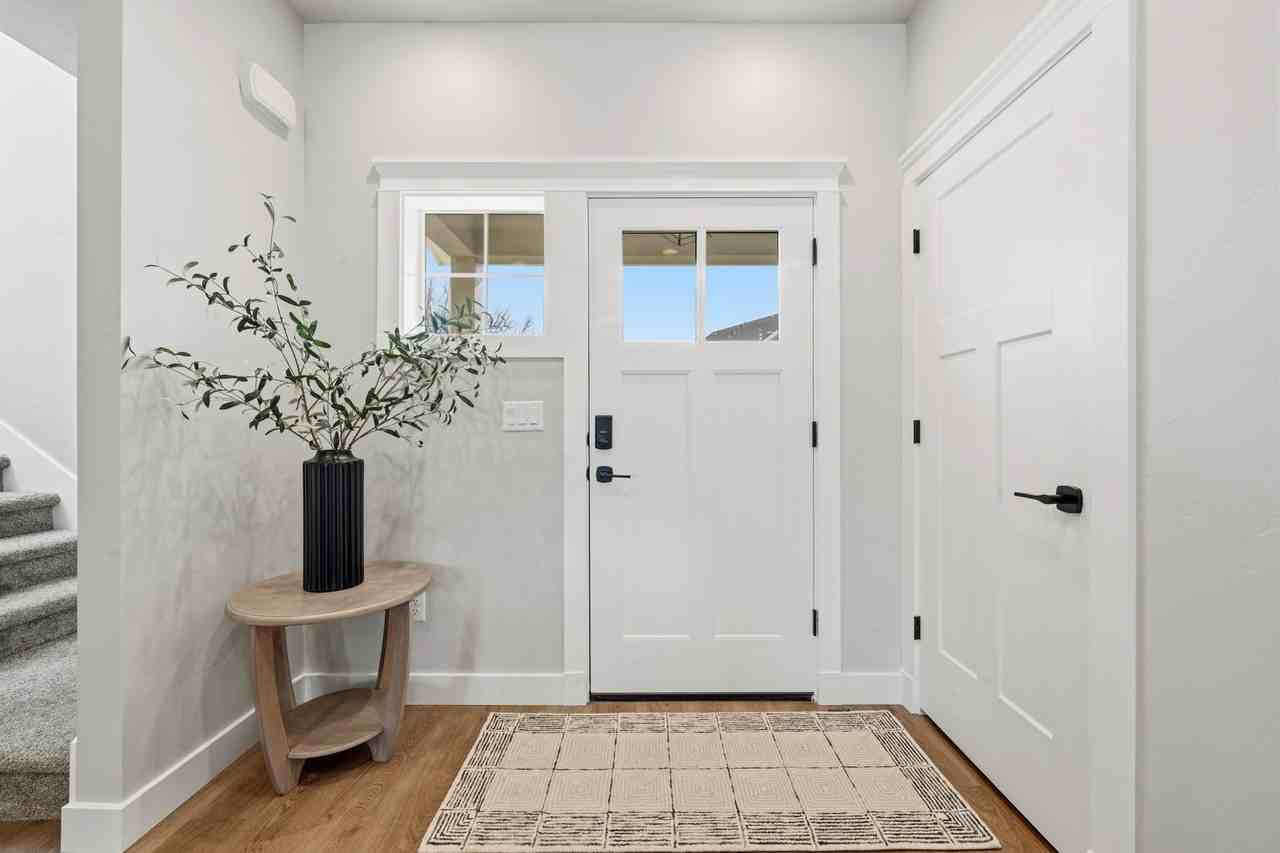 10093 W Mcmillan Rd - Photo 6 of 16