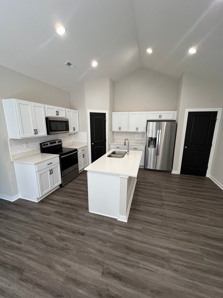 12058 W Shadow Lakes St - Photo 2 of 15