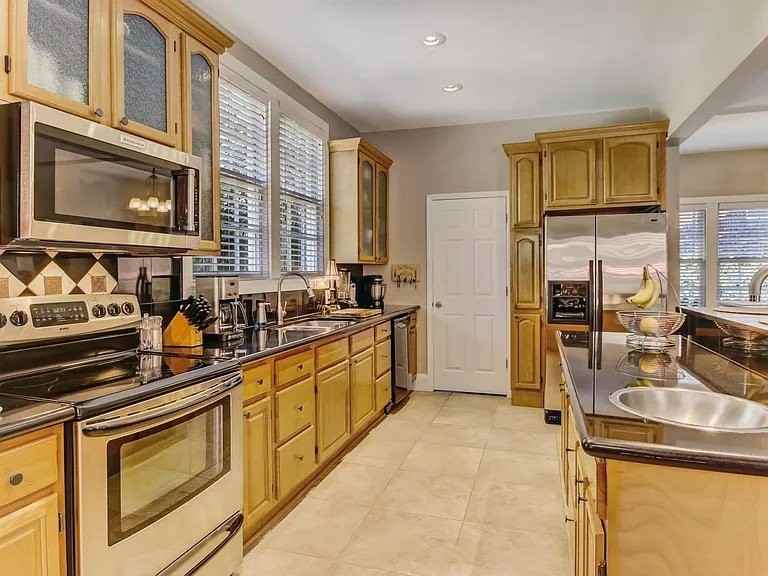 3547 Park St - Photo 2 of 8