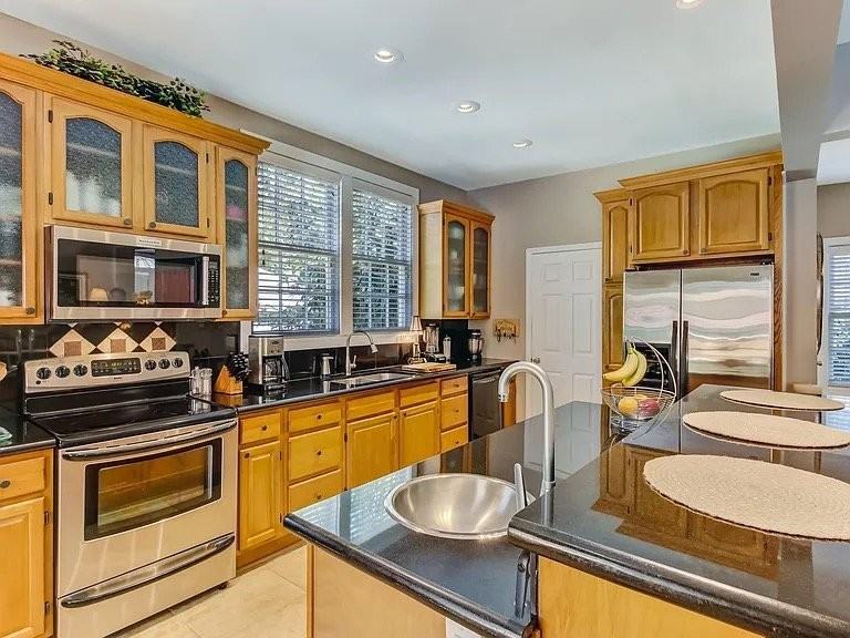 3547 Park St - Photo 3 of 8