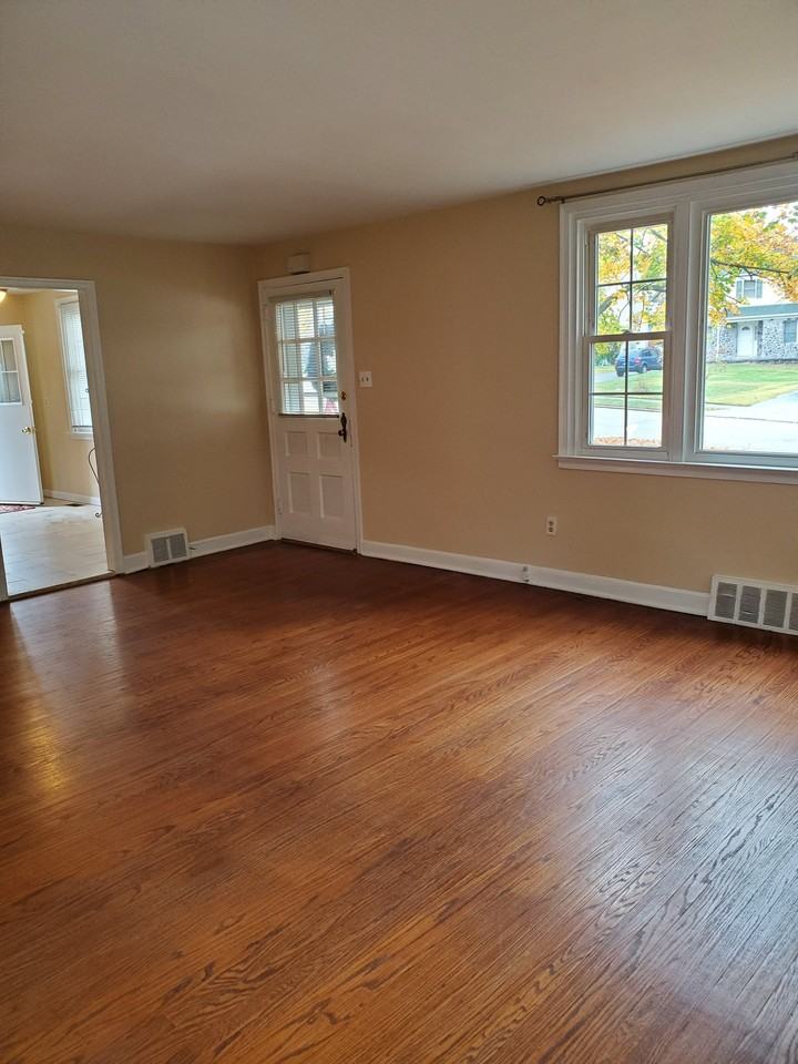 1 Franklin Getz Dr - Photo 2 of 6