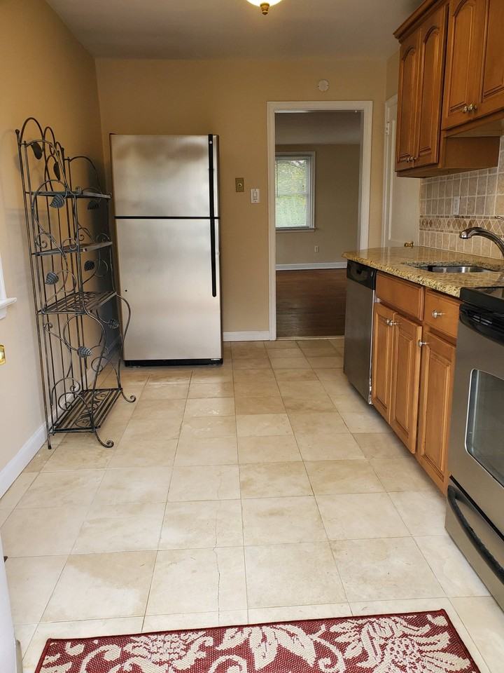 1 Franklin Getz Dr - Photo 3 of 6