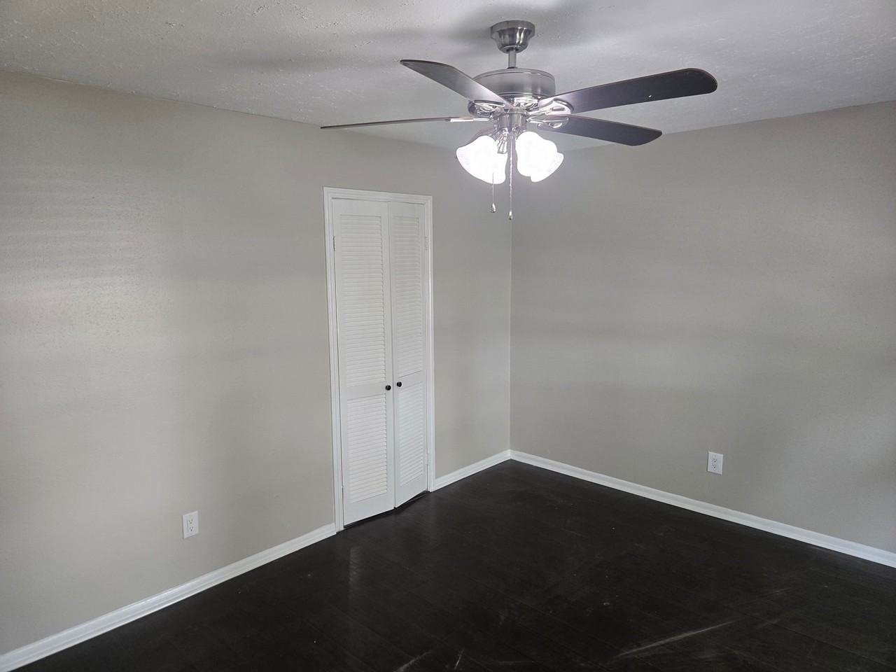 3002 Jenny Dr - Photo 4 of 20