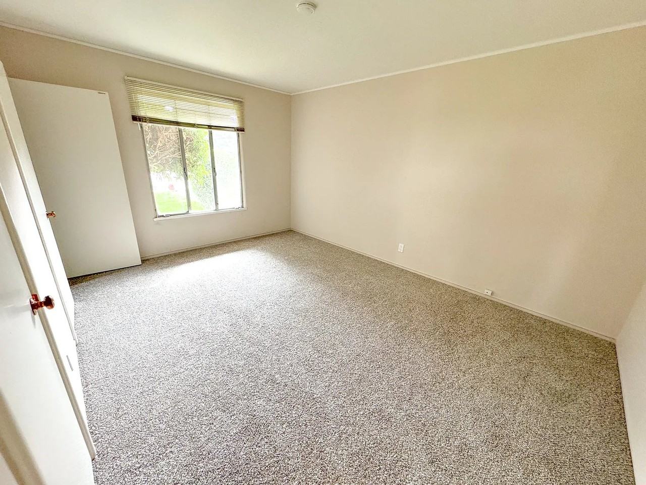 24 Baytree Way #6 - Photo 4 of 8