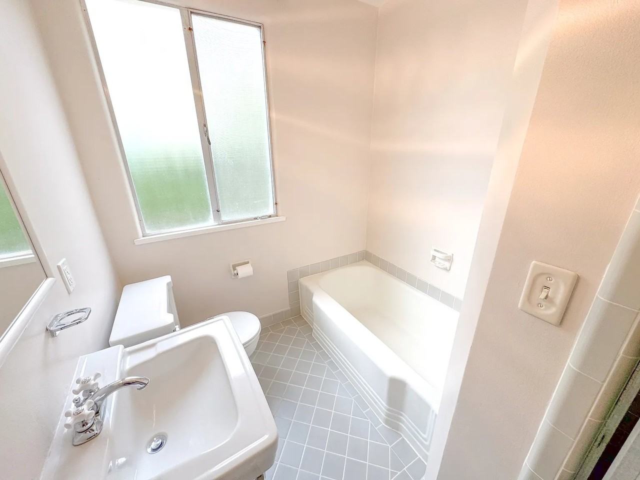 24 Baytree Way #6 - Photo 7 of 8