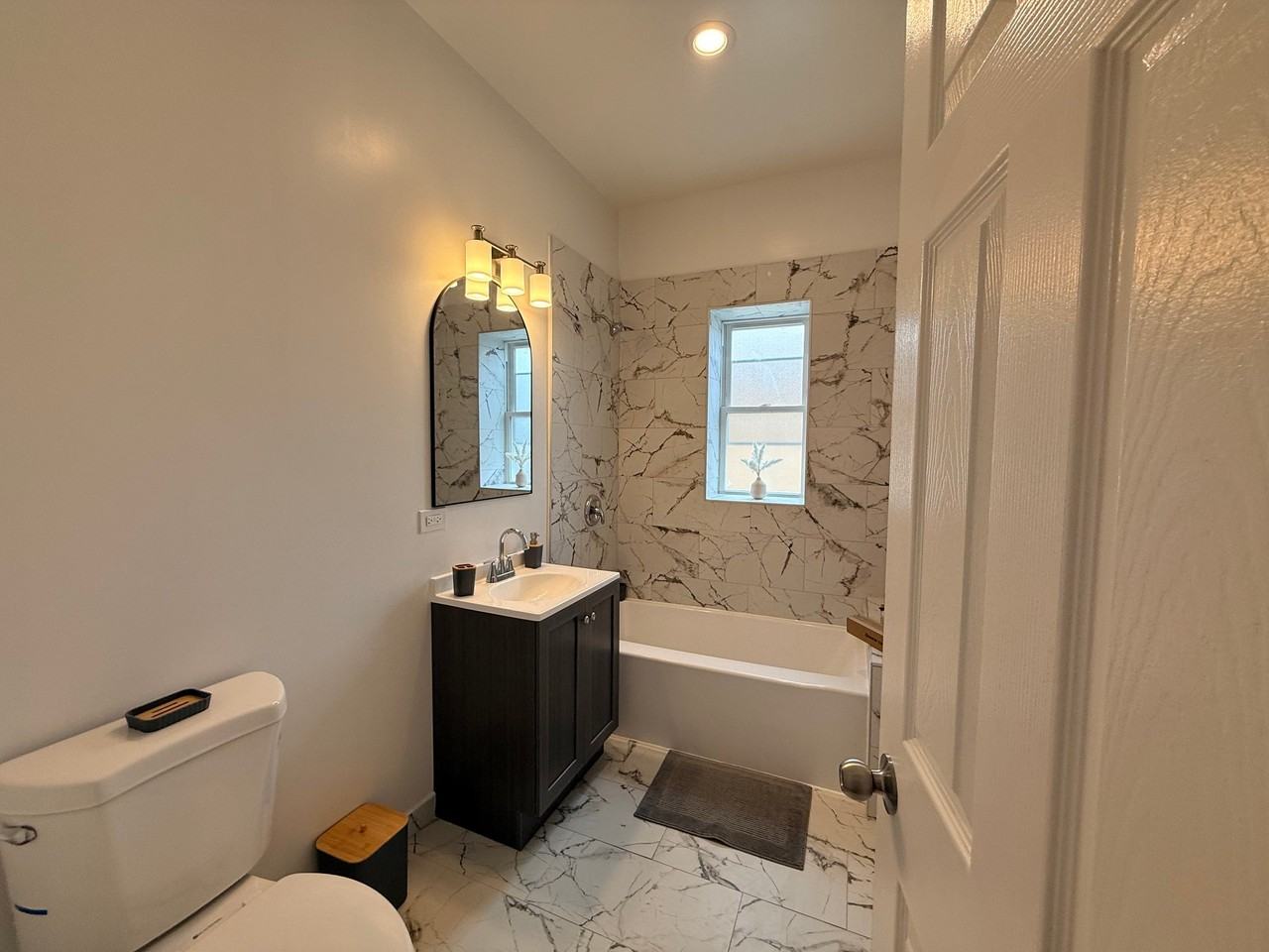 5678 W Washington Blvd #3 - Photo 4 of 8