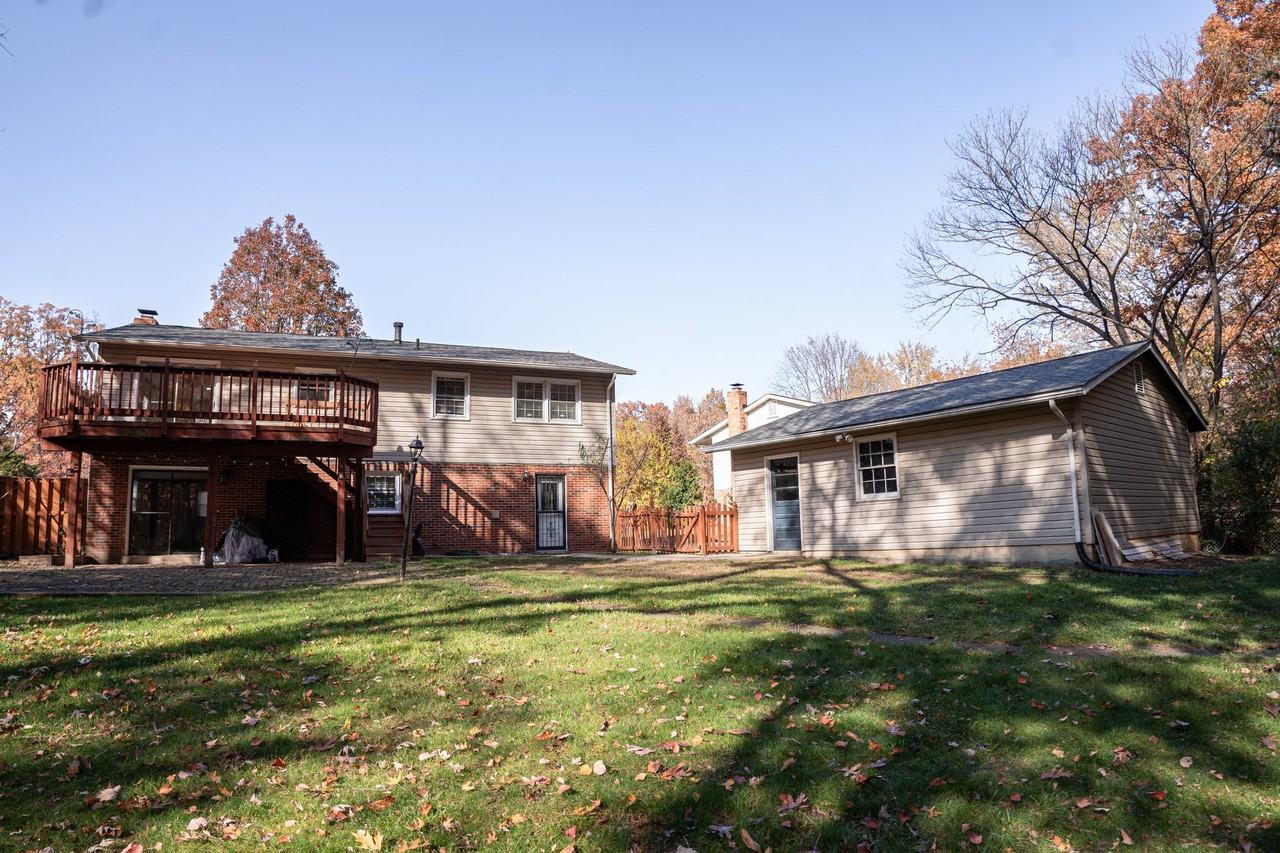 13227 Sturbridge Rd - Photo 3 of 18