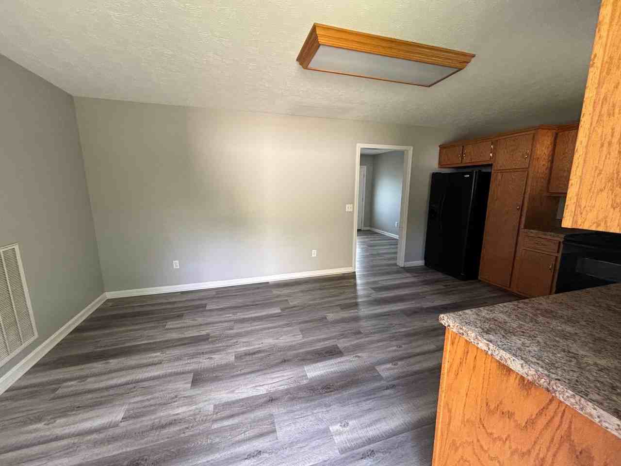 84 Kristen Dr - Photo 4 of 15
