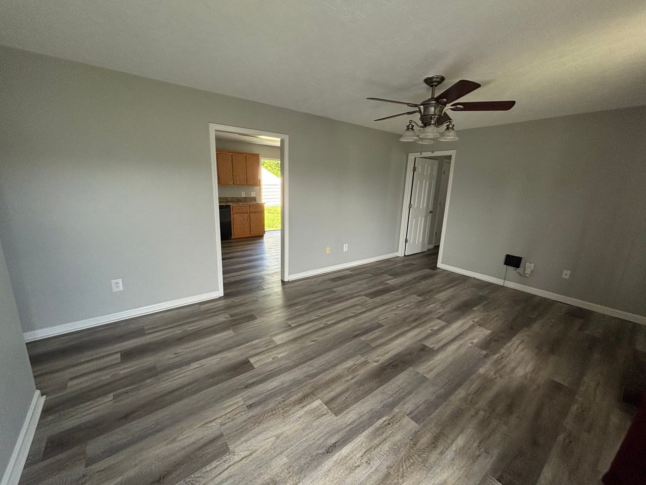 84 Kristen Dr - Photo 6 of 15