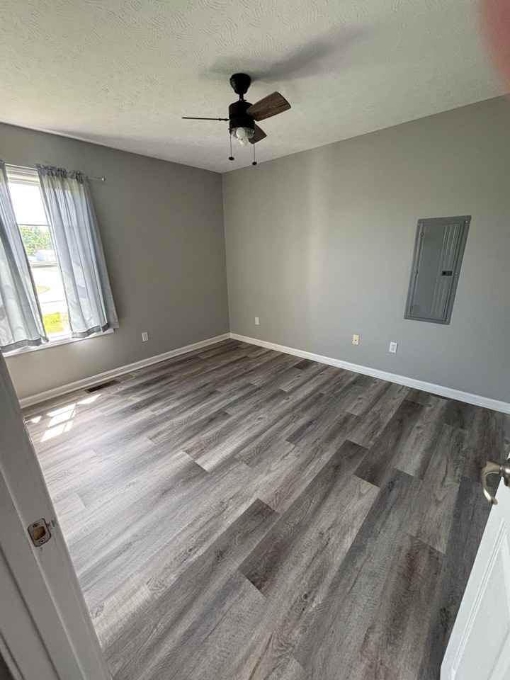 84 Kristen Dr - Photo 7 of 15