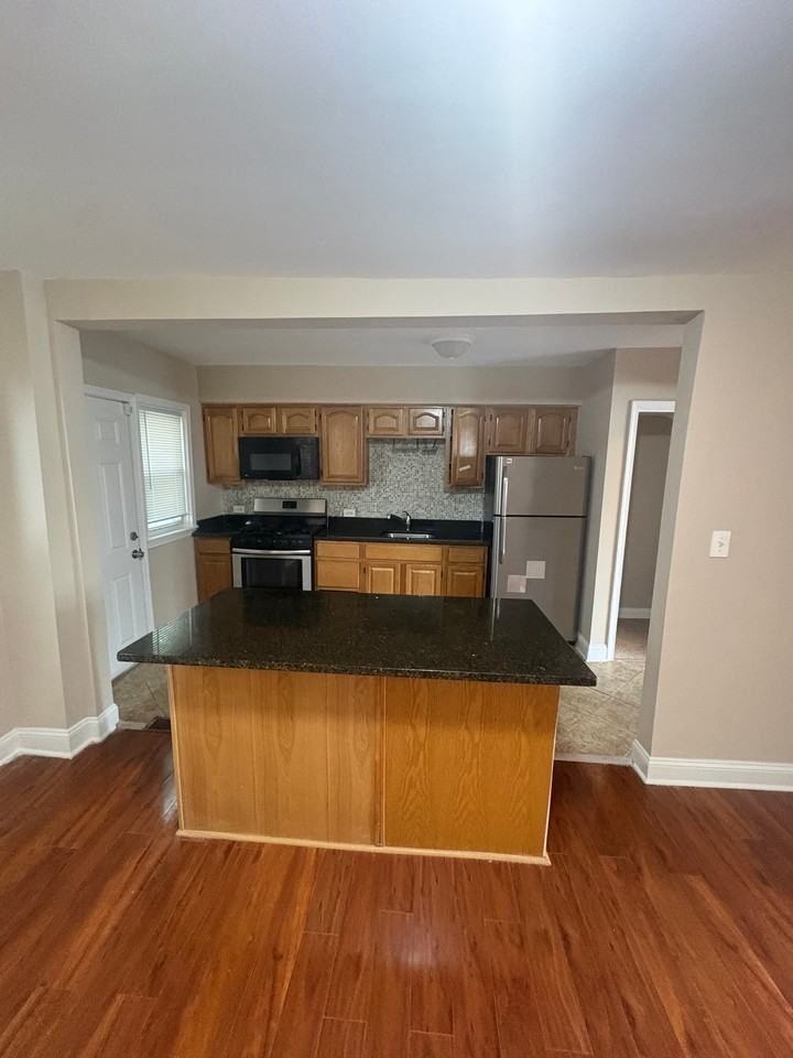 445 Random Rd - Photo 5 of 16