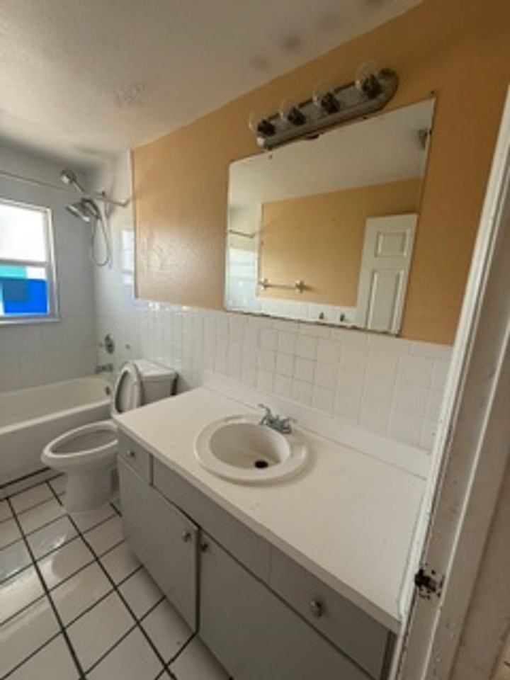 1527 Schoolhouse St #A3 - Photo 4 of 8