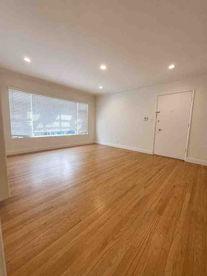 1350 N Hayworth Ave #7 - Photo 2 of 14