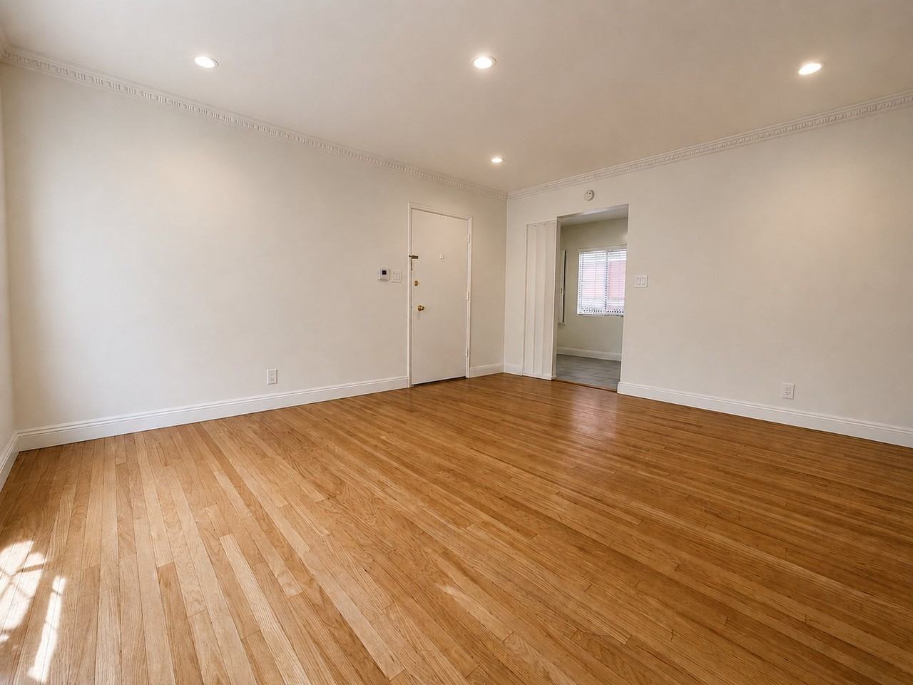 1350 N Hayworth Ave #7 - Photo 3 of 14