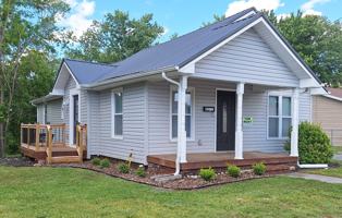 featured image of 2404 Overlook Rd