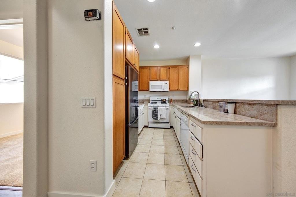 1583 Sumac Pl - Photo 4 of 16