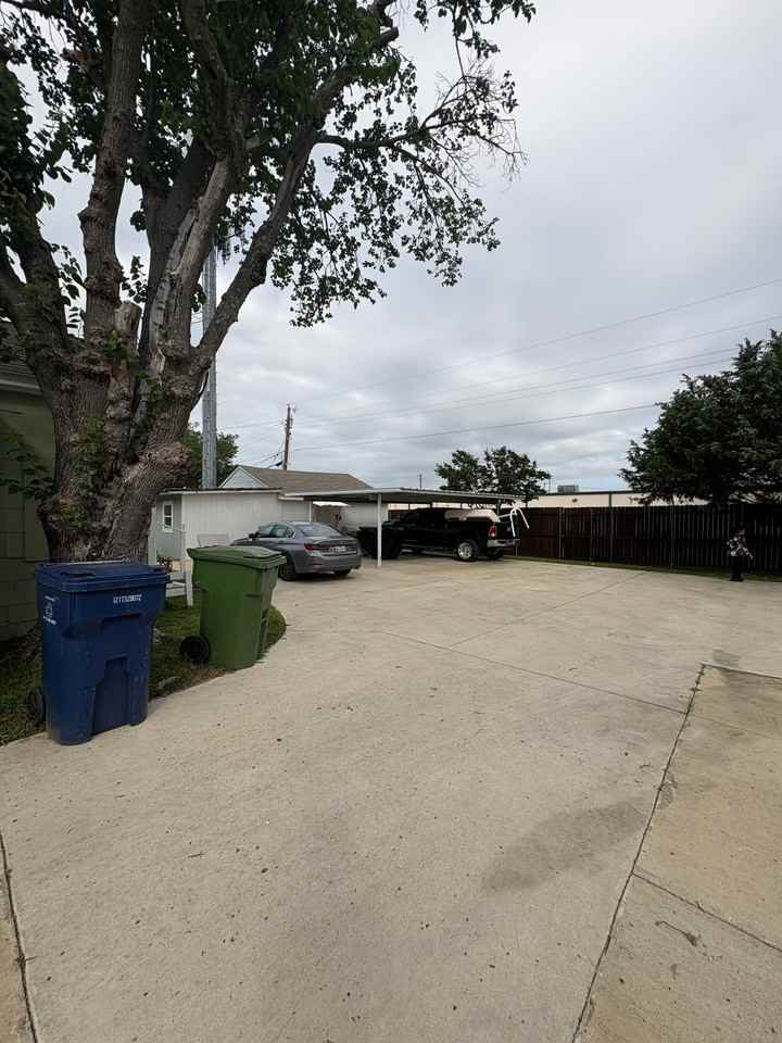 1618 Bruce Dr - Photo 4 of 20