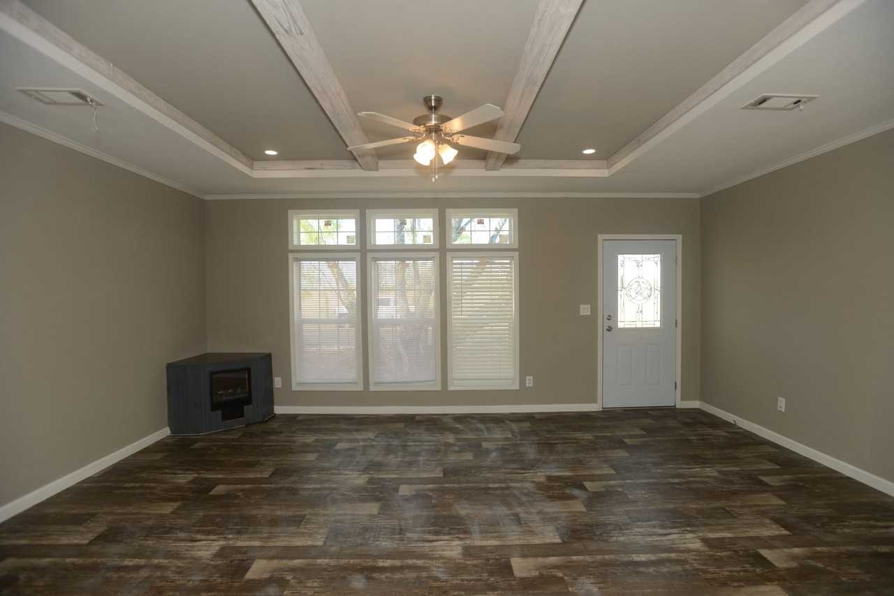 13598 Old Frio City Rd - Photo 3 of 8