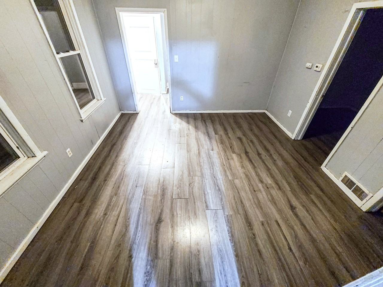 636 W 17th St #2 - Photo 5 of 10