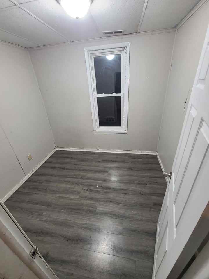 636 W 17th St #2 - Photo 7 of 10