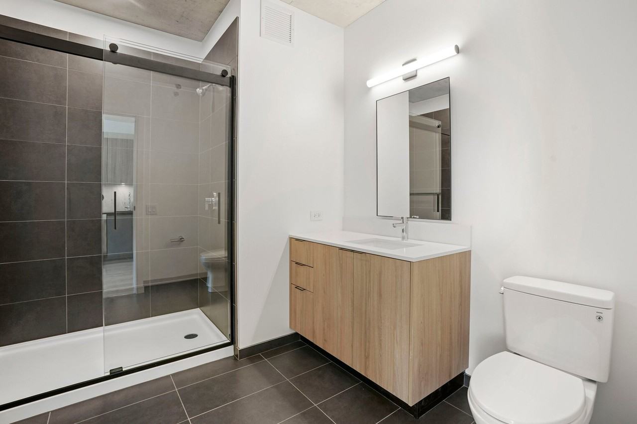 238 W Polk St - Photo 4 of 16