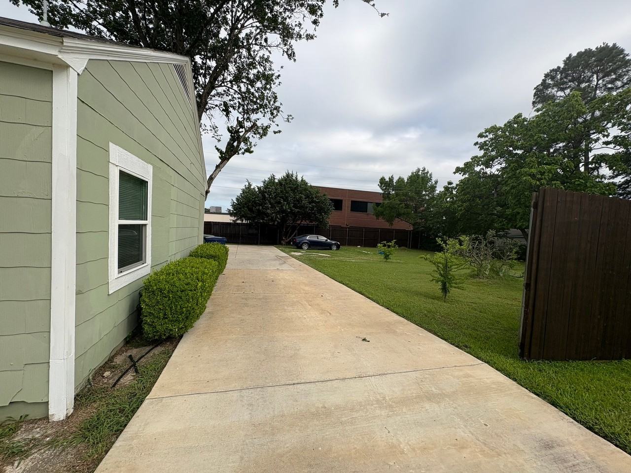 1618 Bruce Dr - Photo 4 of 21