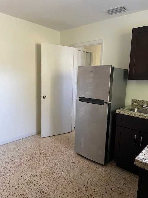 2815 Sw 37th Ct #2 - Photo 3 of 14