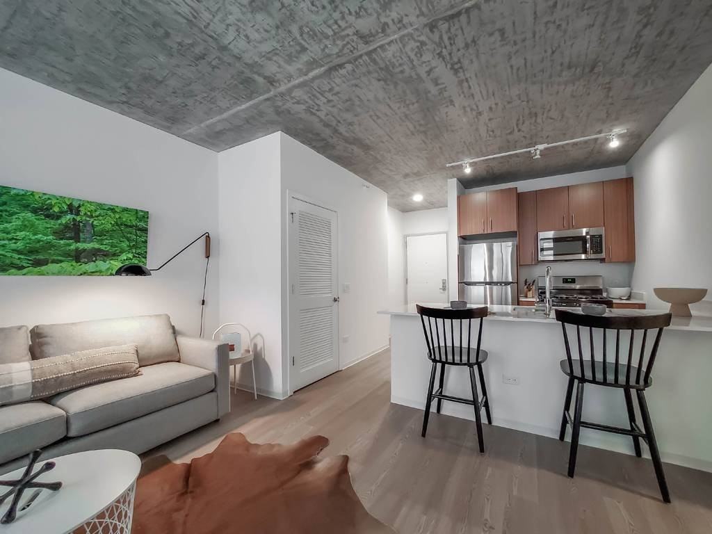 1408 S Wabash Ave - Photo 4 of 16