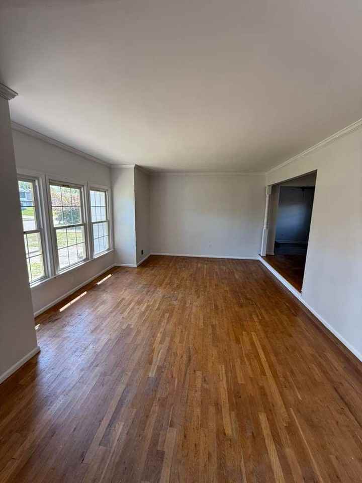 648 Longview Dr - Photo 3 of 16