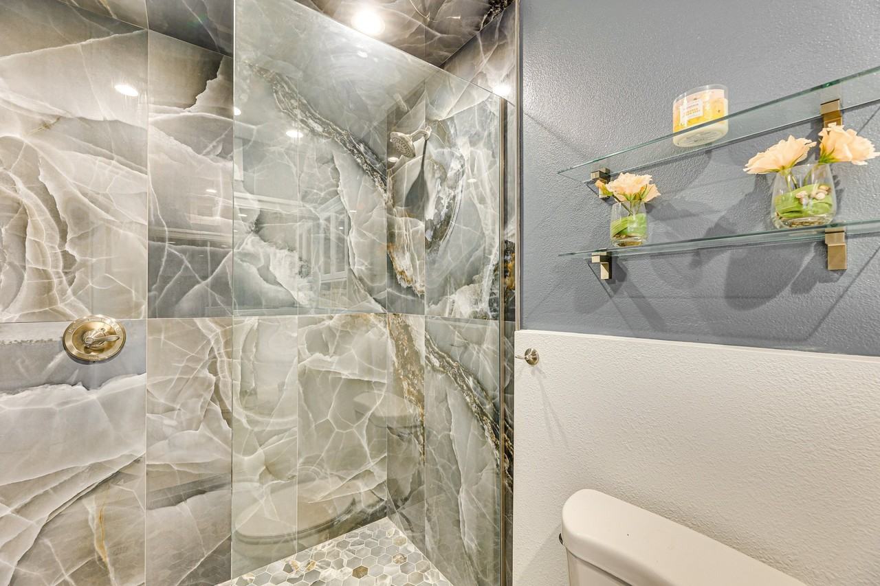 645 W Portobello Ave #B - Photo 6 of 13