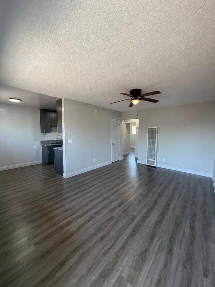 609 W 94th St #8 - Photo 2 of 15