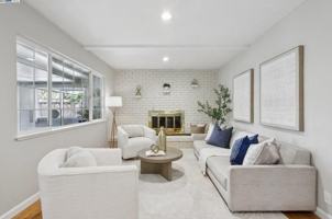 featured image of 915 Bucknam Ave
