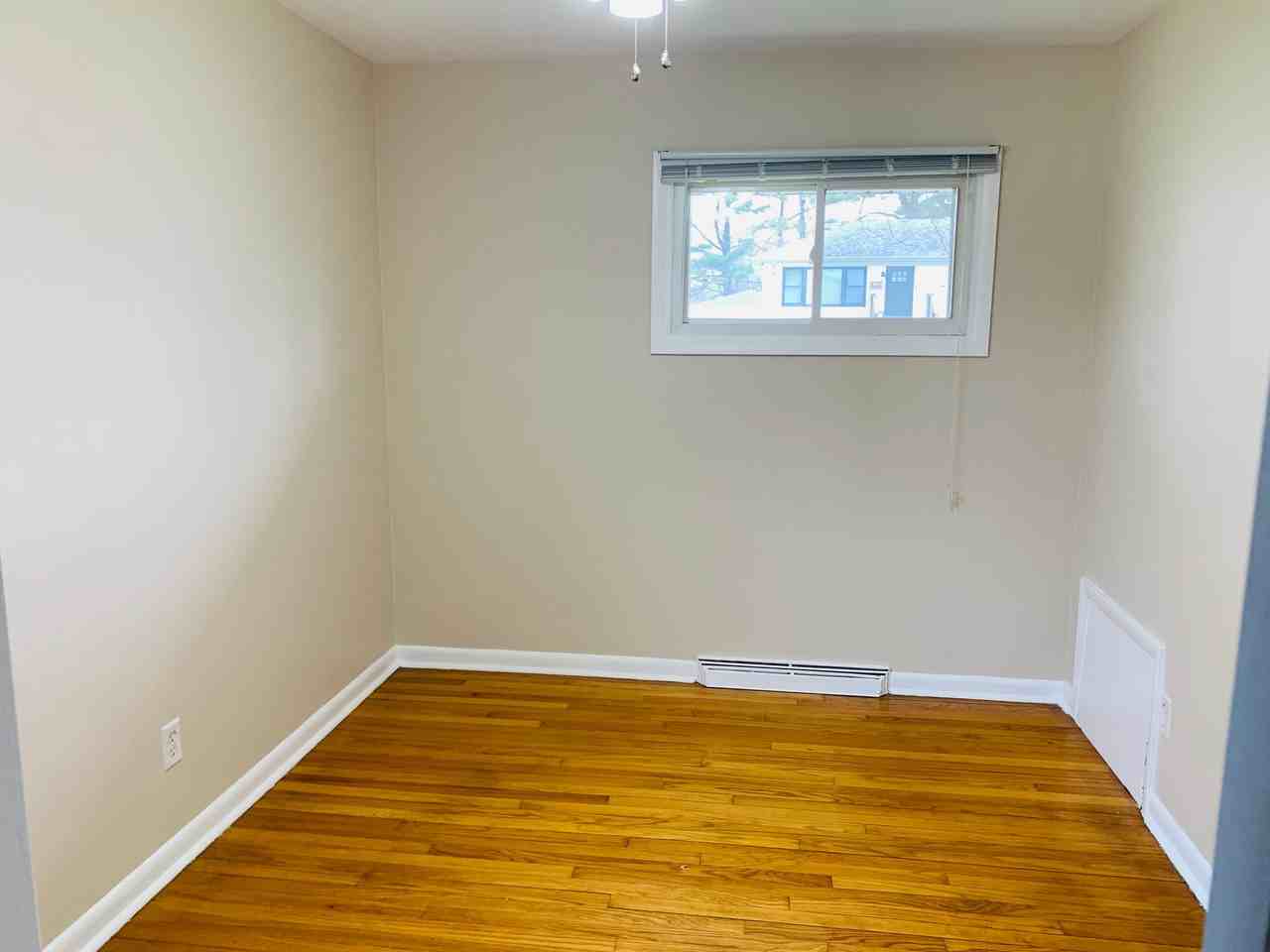 515 212th Pl - Photo 7 of 9