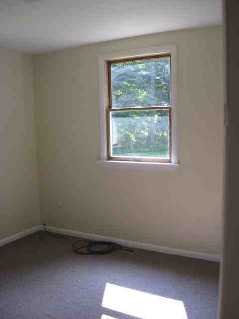 56 1/2 Salina St - Photo 5 of 9