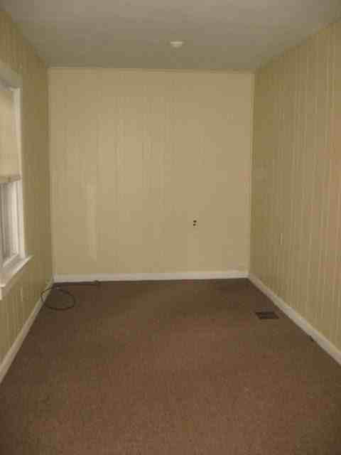 56 1/2 Salina St - Photo 7 of 9