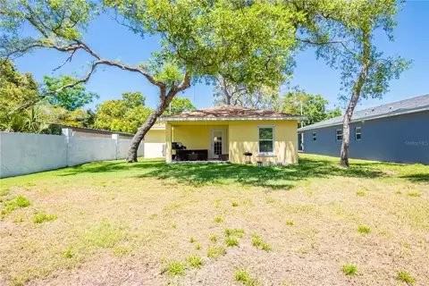 1448 Oak St - Photo 2 of 20