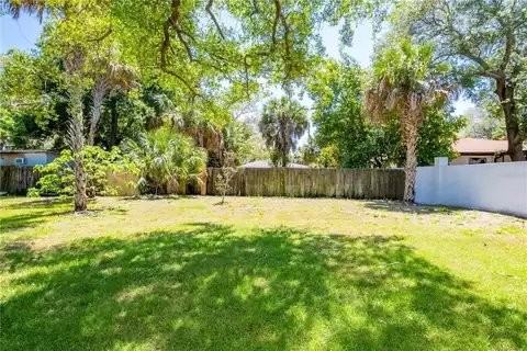 1448 Oak St - Photo 4 of 20